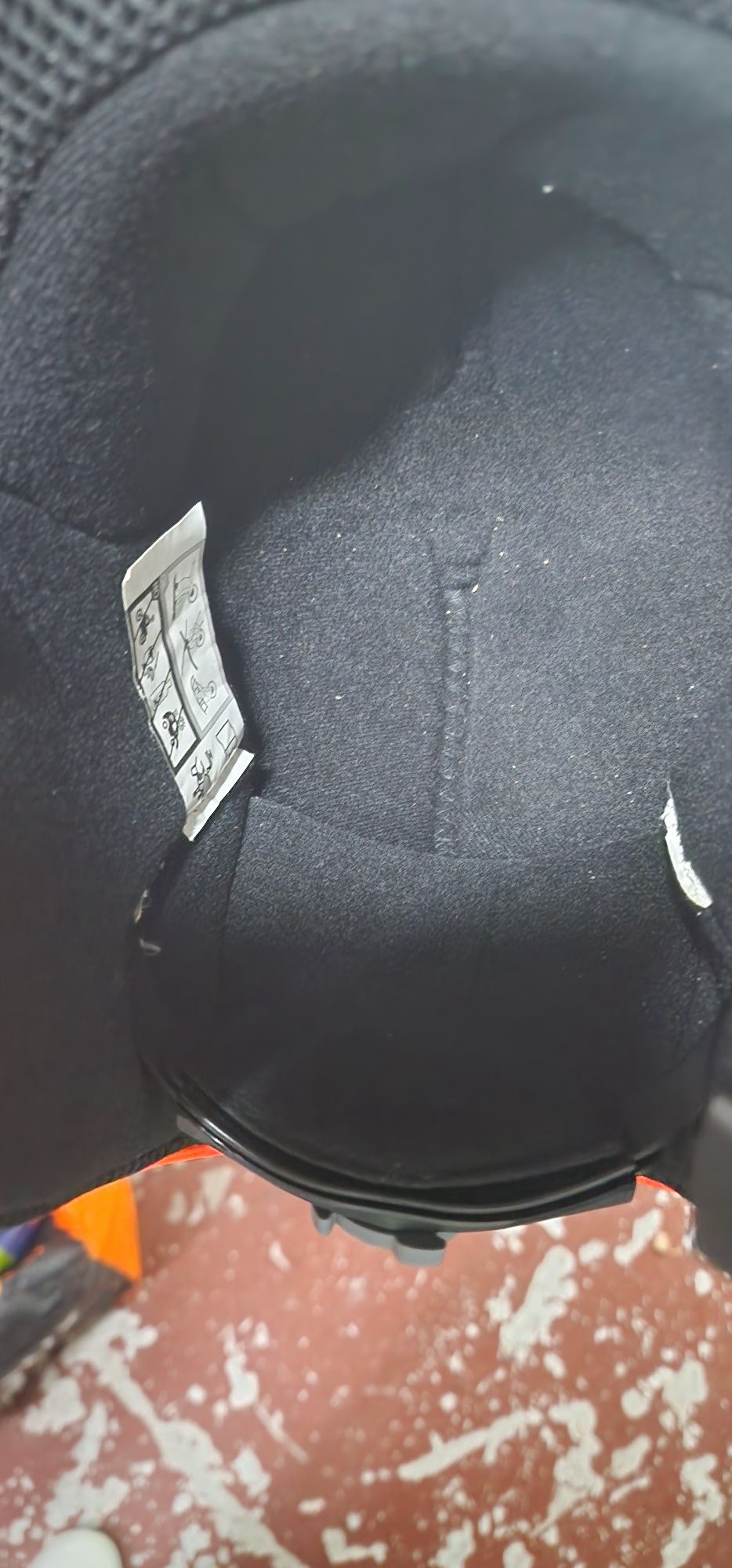 Capacete desportivo. Essencialmente desportos de Neve