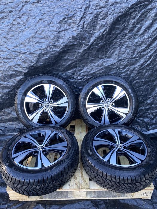 Kola felgi Toyota Corolla Cross 215/60/17 24 rok Zima