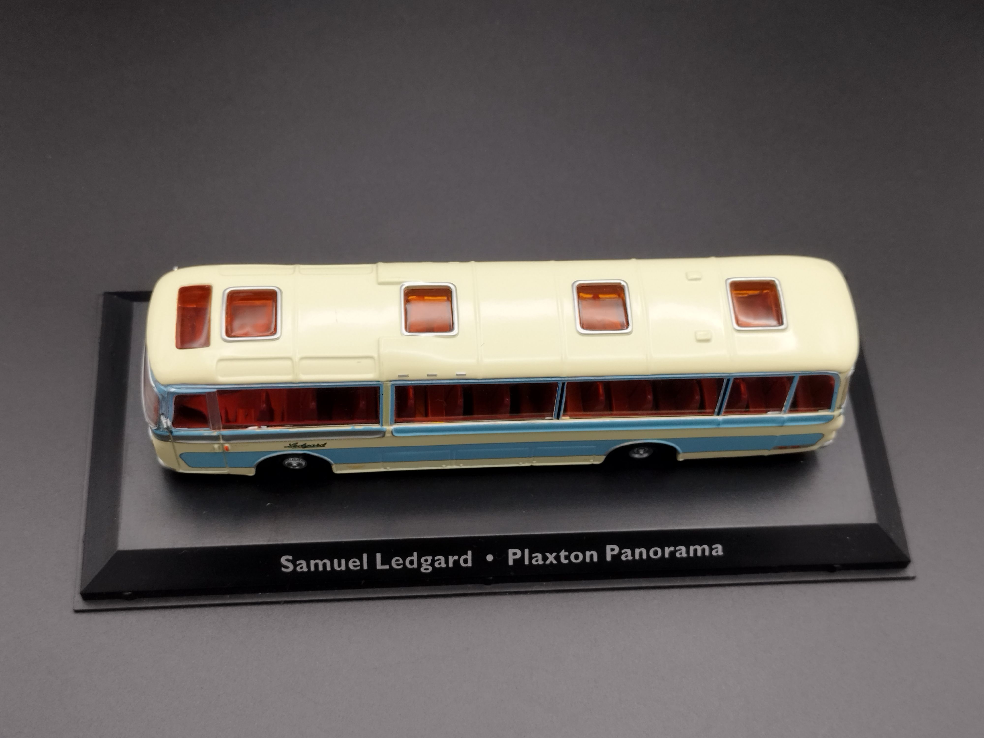 1:72 Atlas BUS  Plaxton Panorama Samuel Ledgard  model nowy