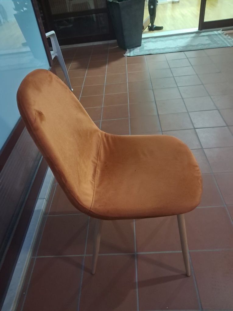 Cadeira em veludo
