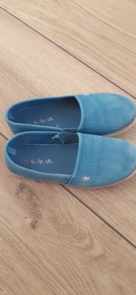 Tenisówki jeansowe 31