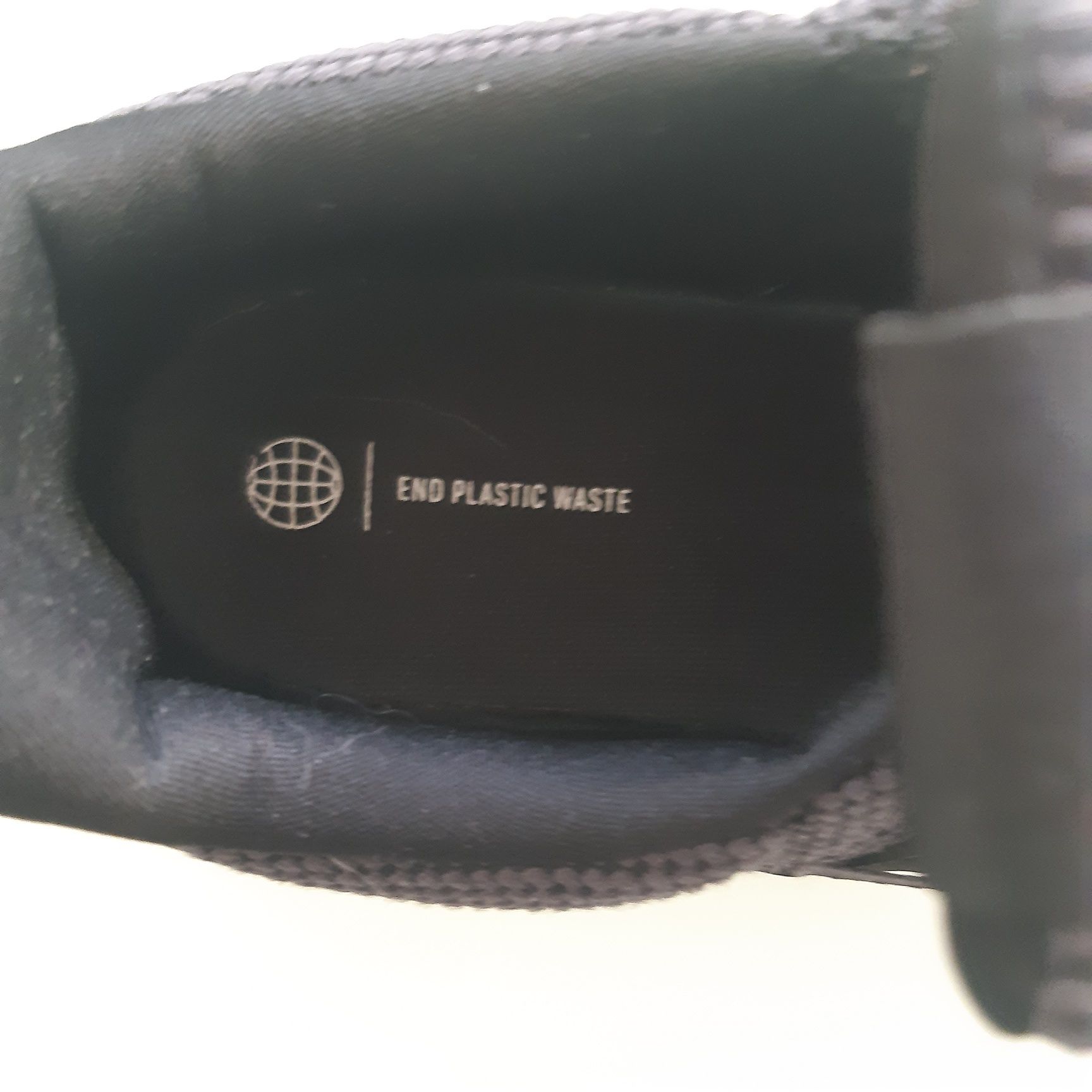 Buty adidas do biegania granatowo białe rozmiar  40