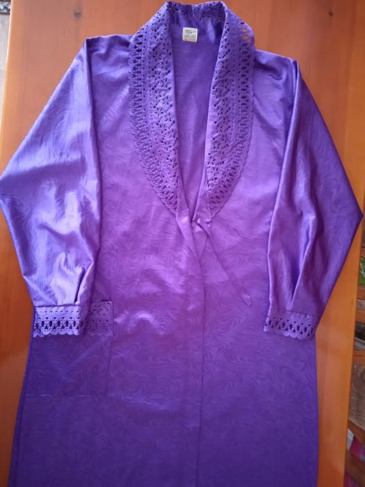 Халат, речі жіночі