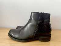 Botins pretos em pele t.35 FOREVA