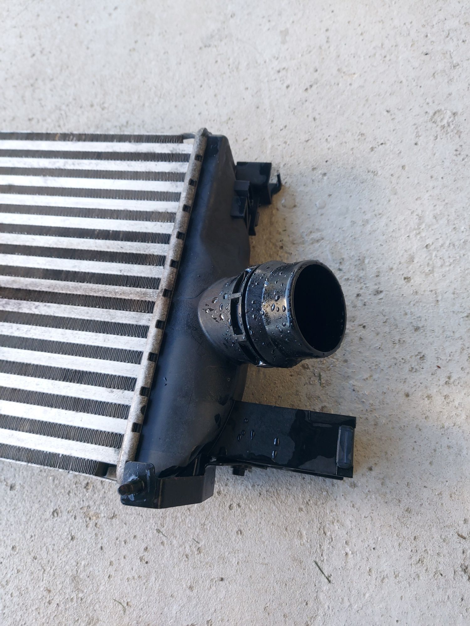 Chłodnica powietrza intercooler renault clio 4 dacia 0.9 tce