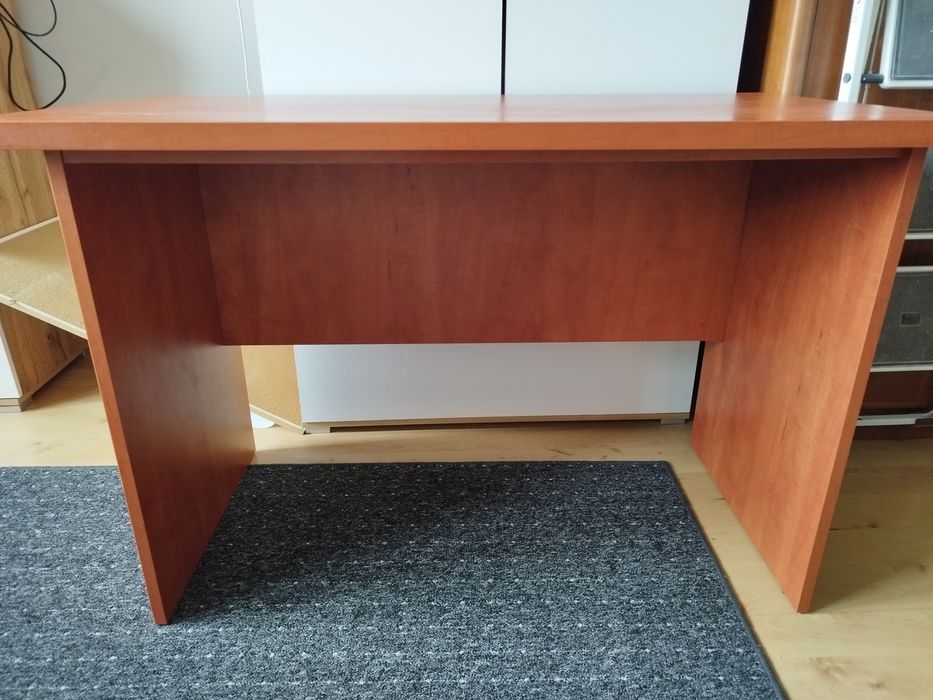 Biurko 110 x 60.