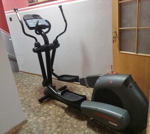 Profesjonalny orbitrek Life fitness