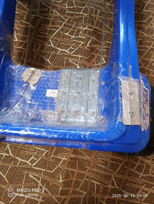 Продам дитячу машину！