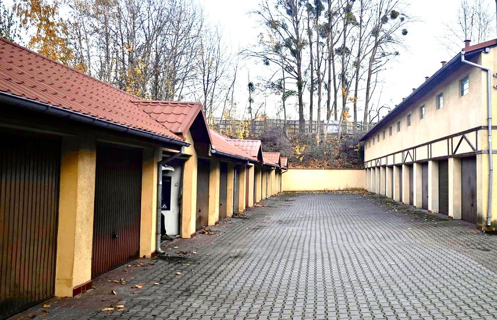 Sprzedam garaż murowany 15,8m2