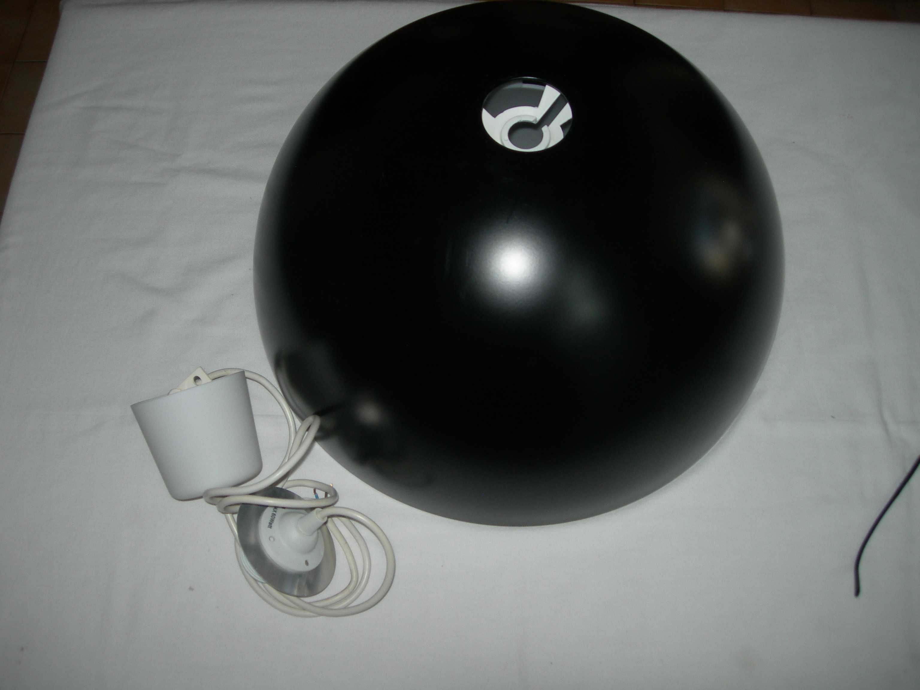 Candeeiro teto preto Ikea.