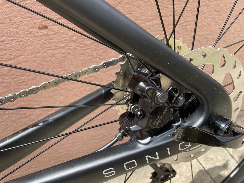 Rower szosowy Apex Soniq, full carbon, Shimano 105 12s, pakiet, hurt