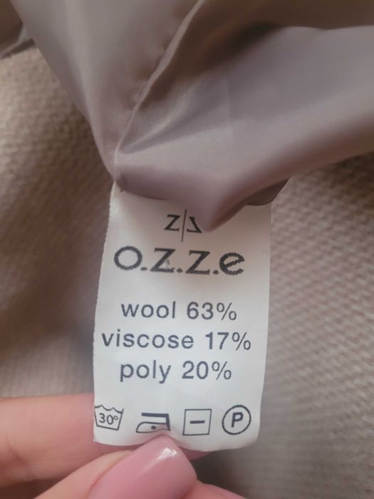 Жіноче осіннє пальто