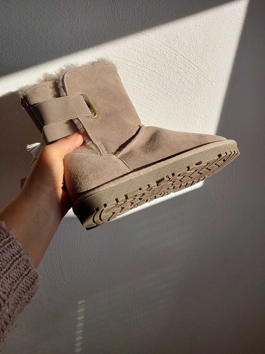 Натуральні  уггі  жіночі