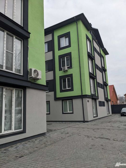 Двокімнатна квартира с.Гатне  з ремонтом в новобудові.