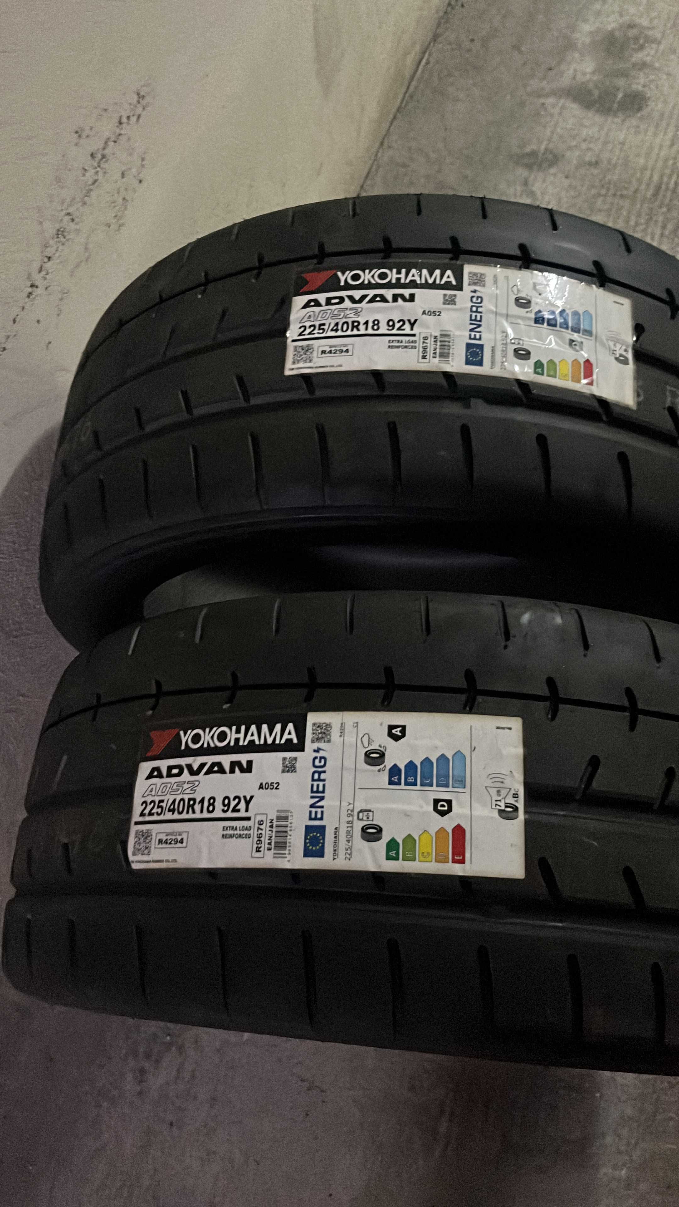 Pneus 225/40/R18 Yokohama Advan A052 92Y