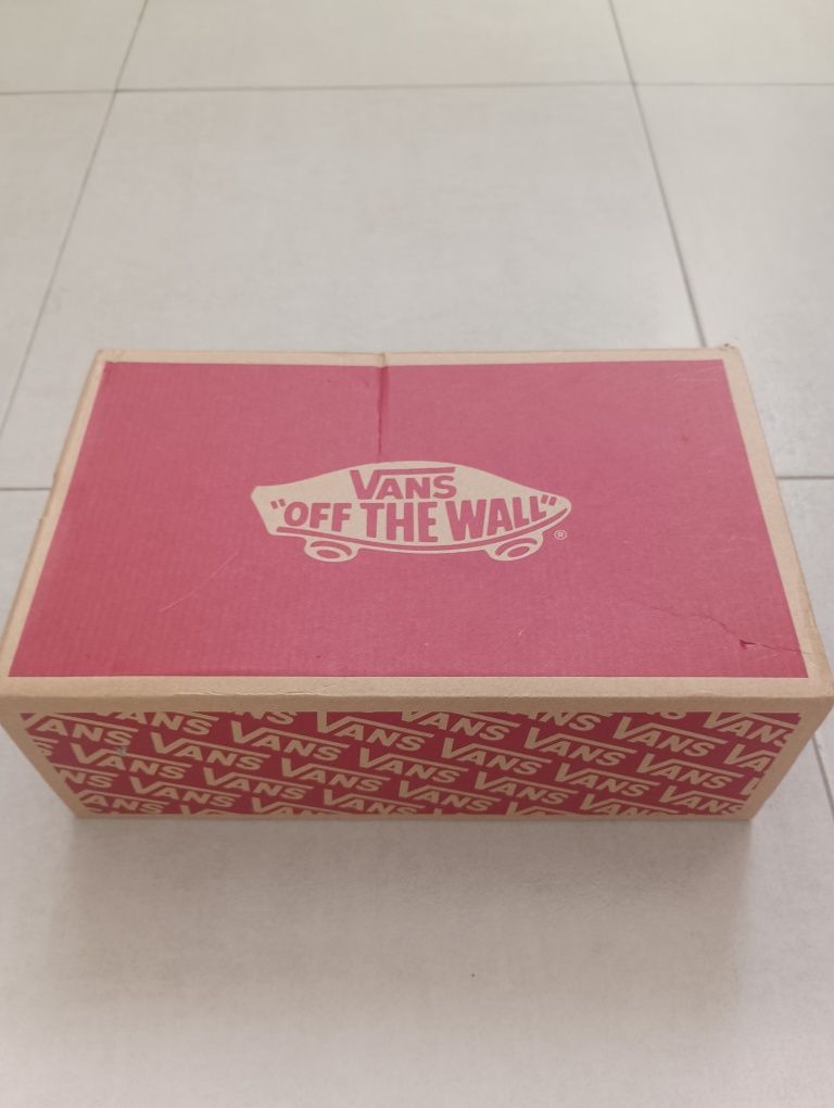 Caixa original Vans .