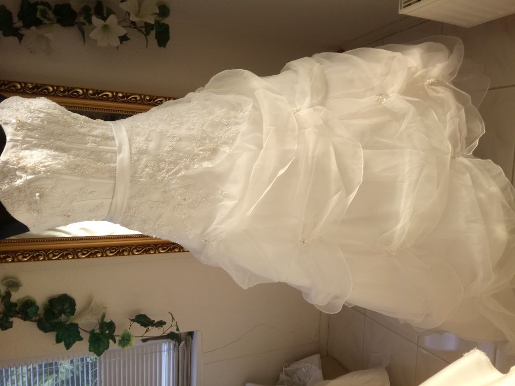 Suknia ślubna biel 36