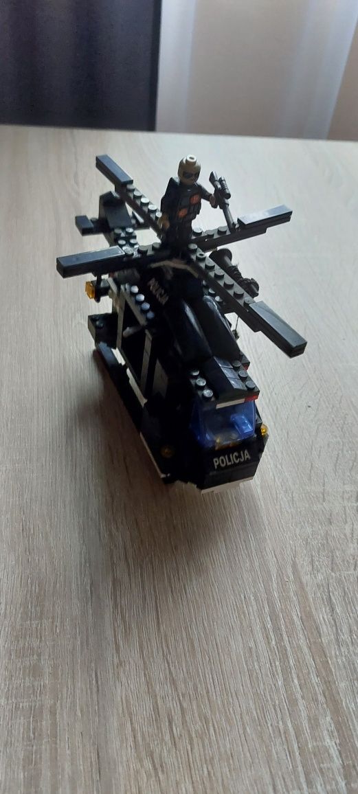 Klocki plastikowe helikopter policyjny + 3 postacie