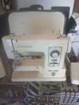 Maquina de costura muito antiga  Vendomatic