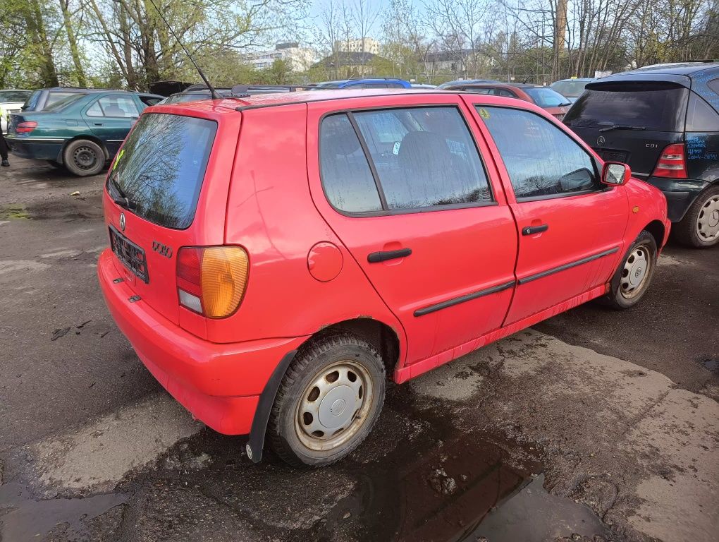 Vw Polo 1999r. 1.4 benzyna 44kW/60KM maska 203/24