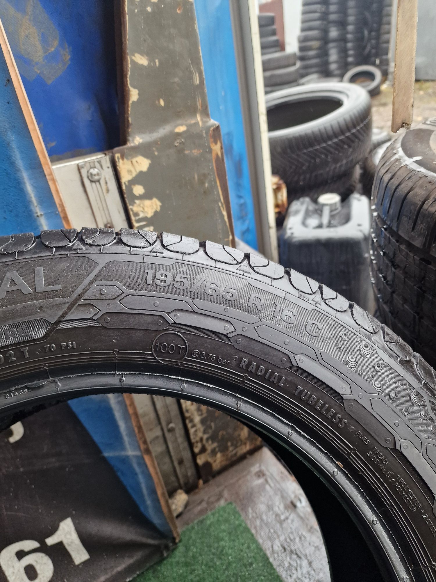 Opony letnie 195/65/16C Uniroyal wzmacniane Komplet 7.6mm 2021rok