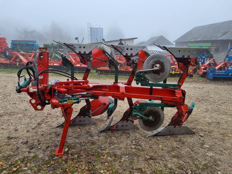 Pług obrotowy KVERNELAND Lb85 VARIO 3 skiby