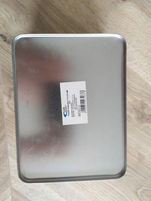 Piękna puszka do przechowywania