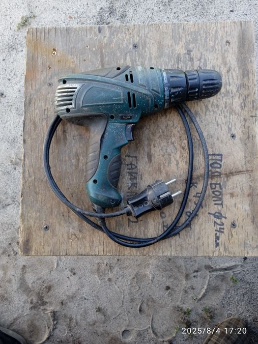 Продам шуруповёрт на 220в