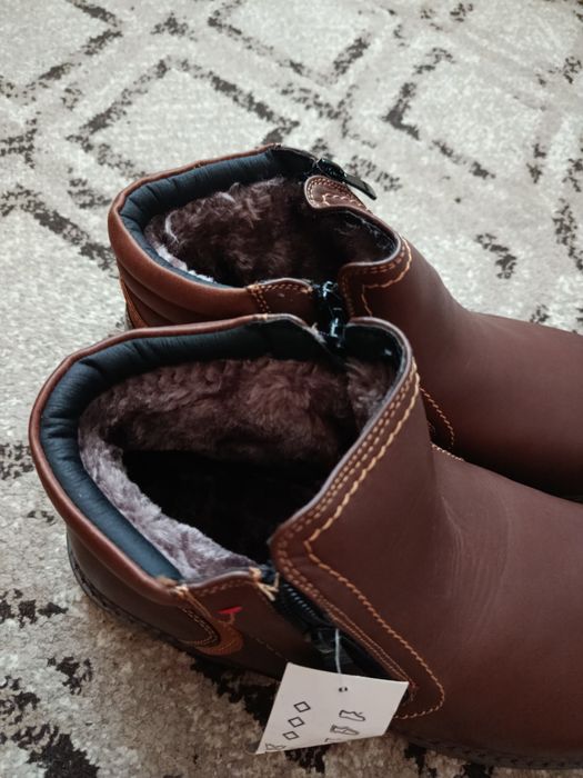 Продам зимние ботинки.