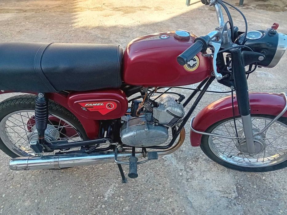 Motorizada impecável
