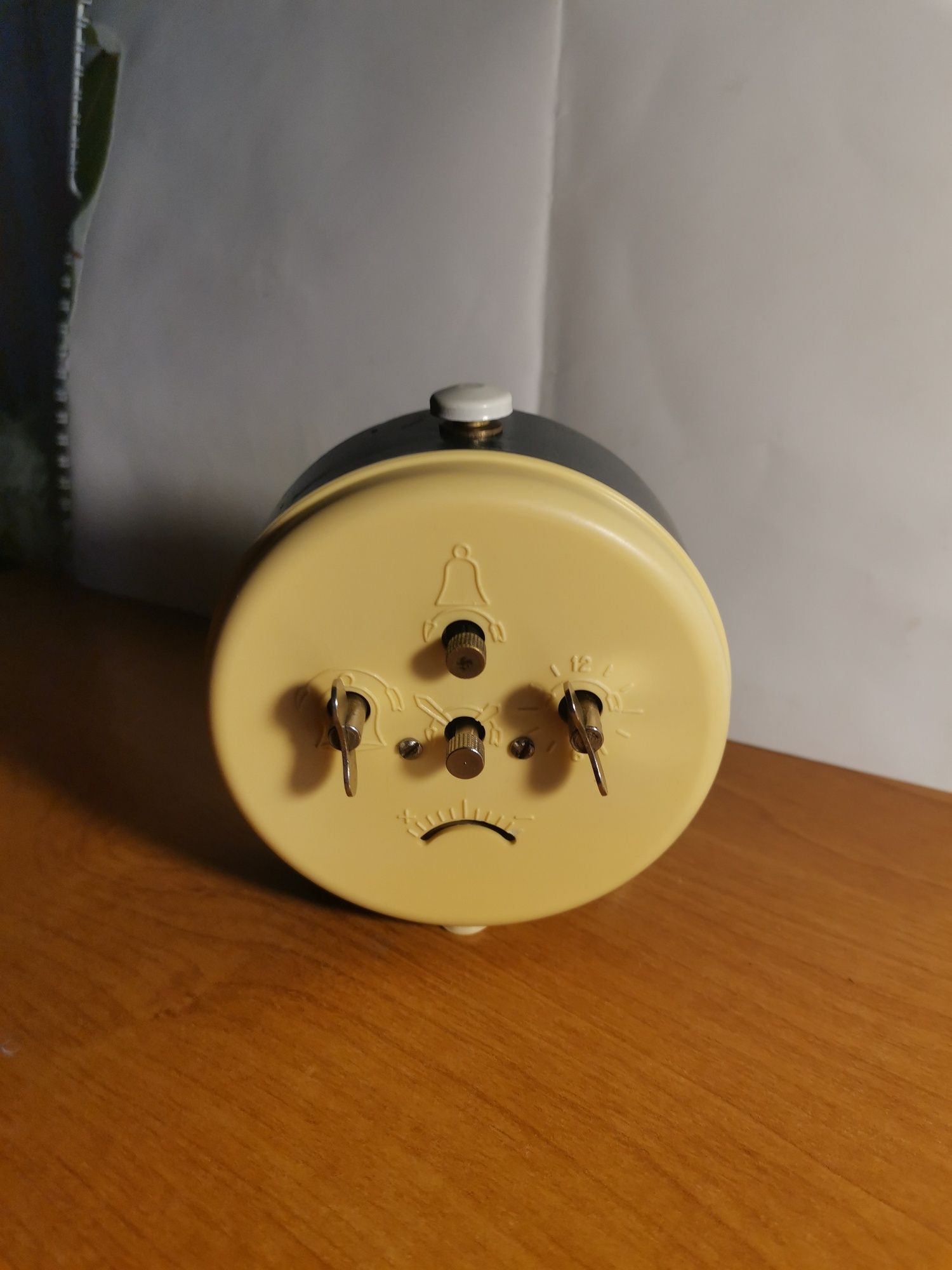 Продам будильник витязь