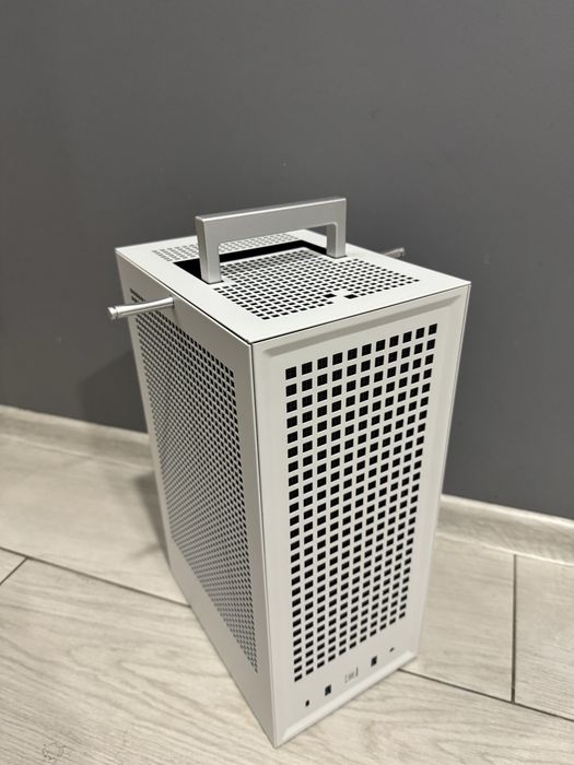 Корпус Hyte Revolt 3 ITX Гарантія рік