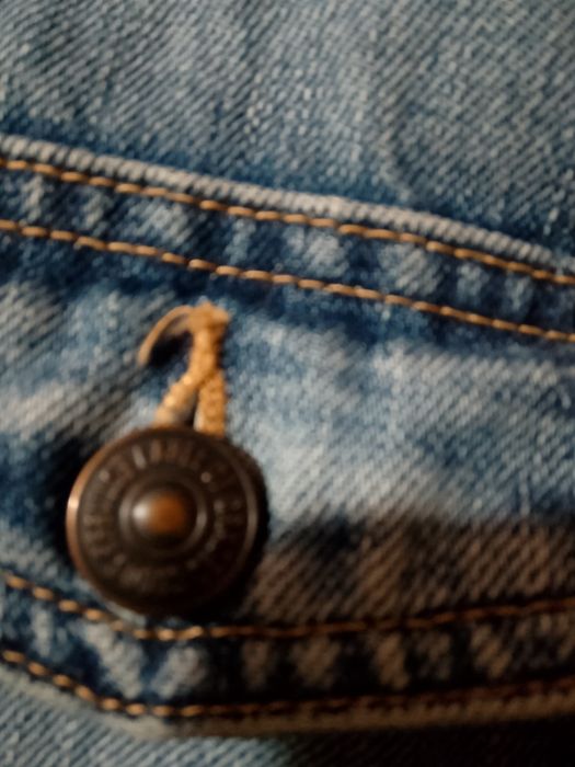 Фірмовий джинсовий піджак