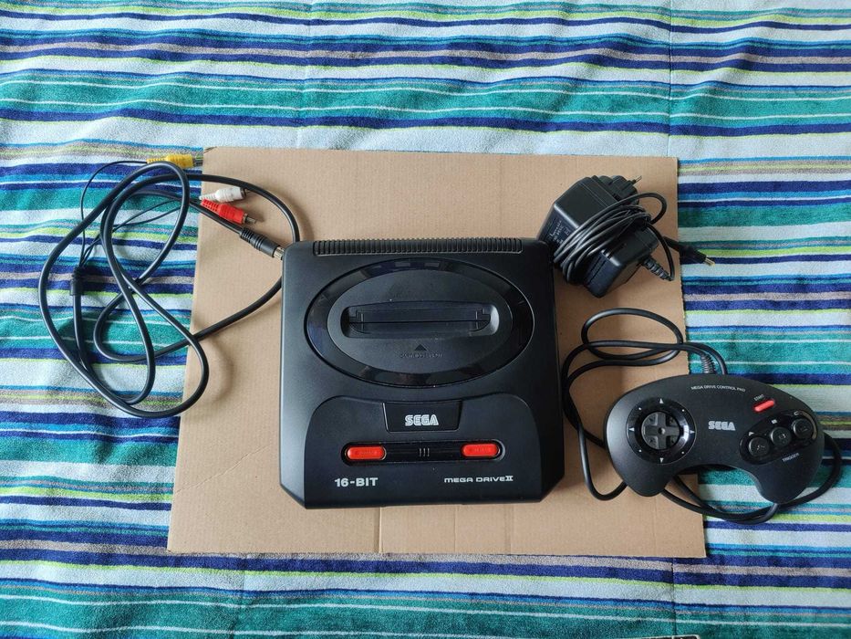 Consola Sega Mega Drive II em caixa original