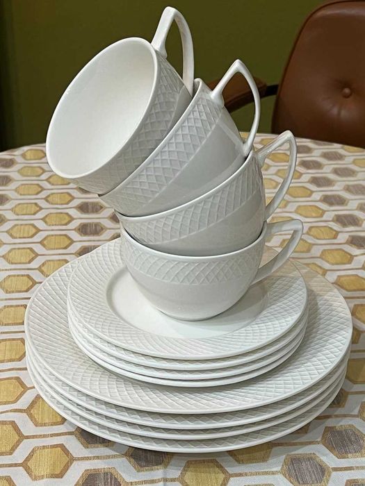 Сервіз порцеляновий Wilmax Набір тарілок та великих чайних чашок