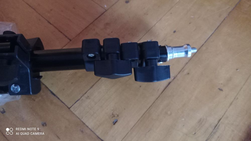 Штатив для лазерного рівня (телефону)