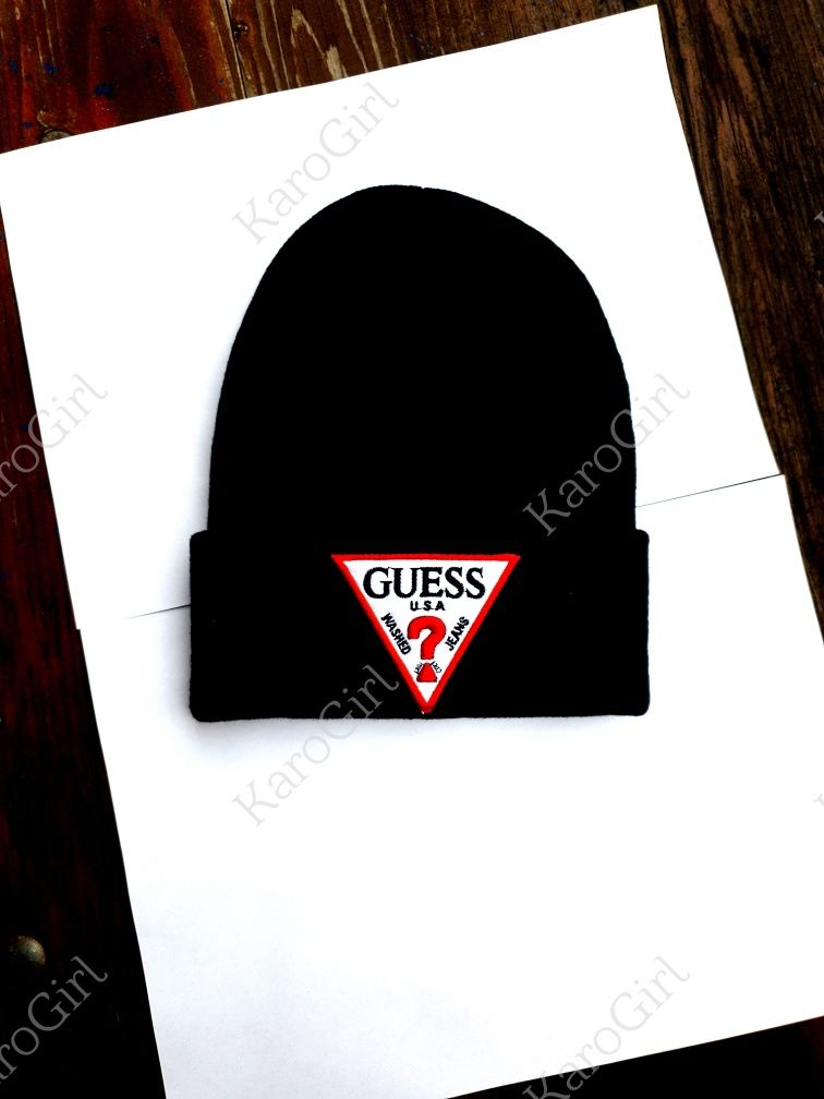 Czapka czarna Guess jesienno-zimowa