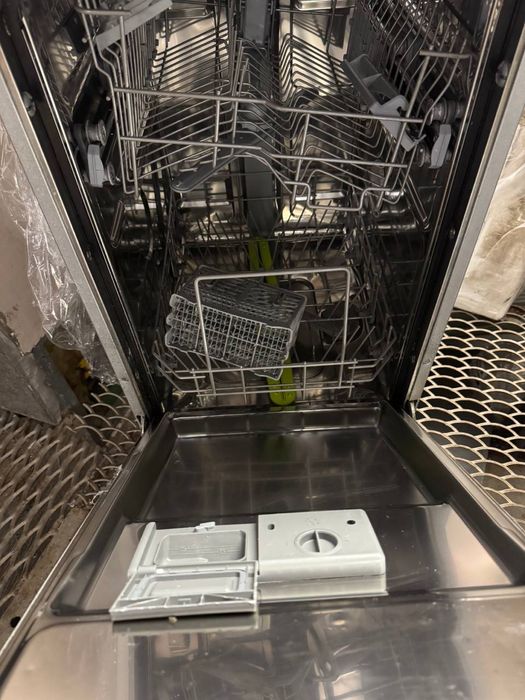 Посудомийна машина Smeg