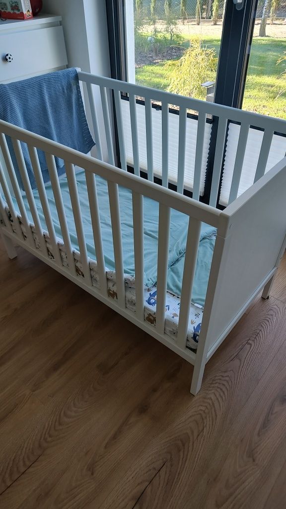 Łóżeczko dziecięce białe + materac