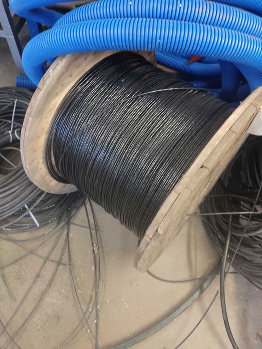 Światłowód, kabel światłowodowy ziemny