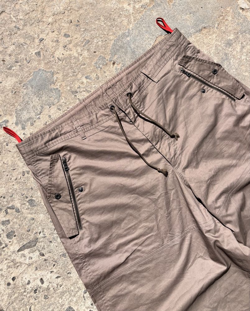 Оригінальні Prada Parachute Pants на затяжках