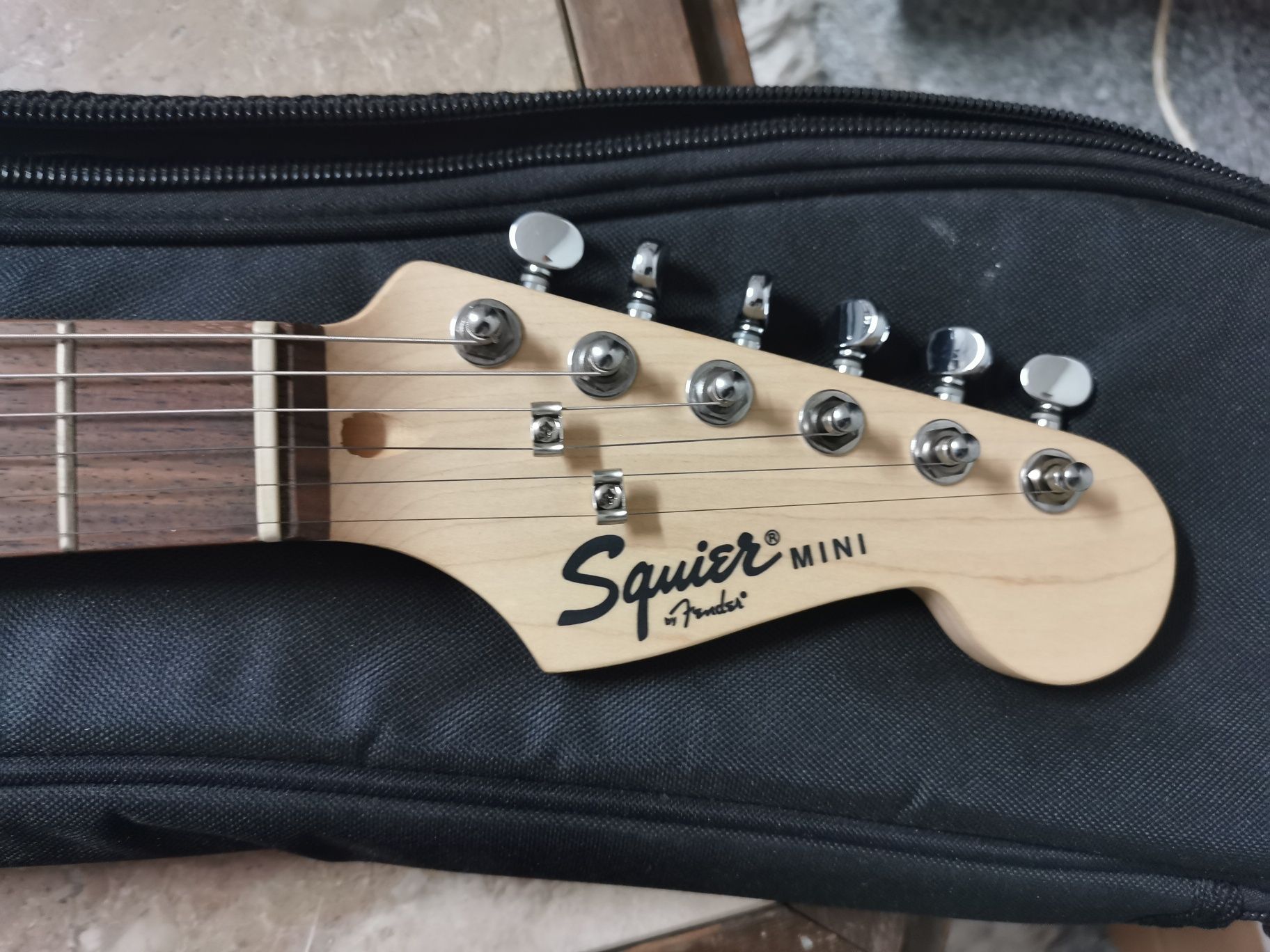 Squier strat mini by fender
