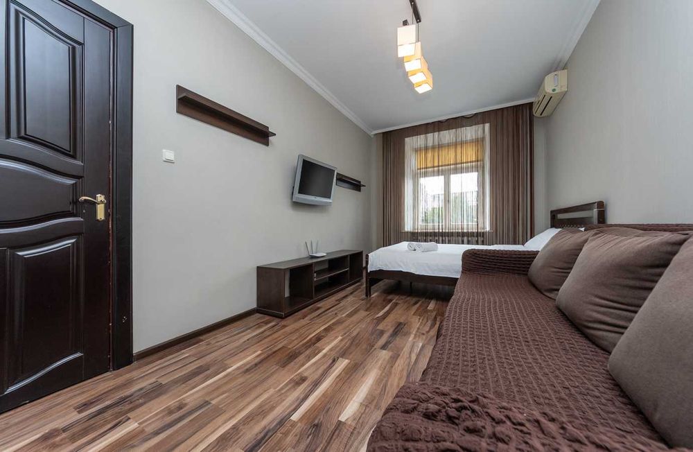 2х кімнатна квартира поруч з Палацом Україна