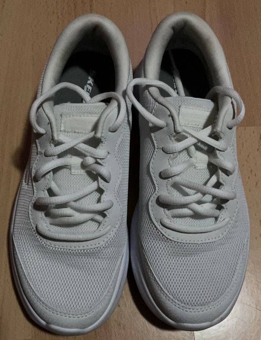 Vendo Tennis De Mulher Skechers.