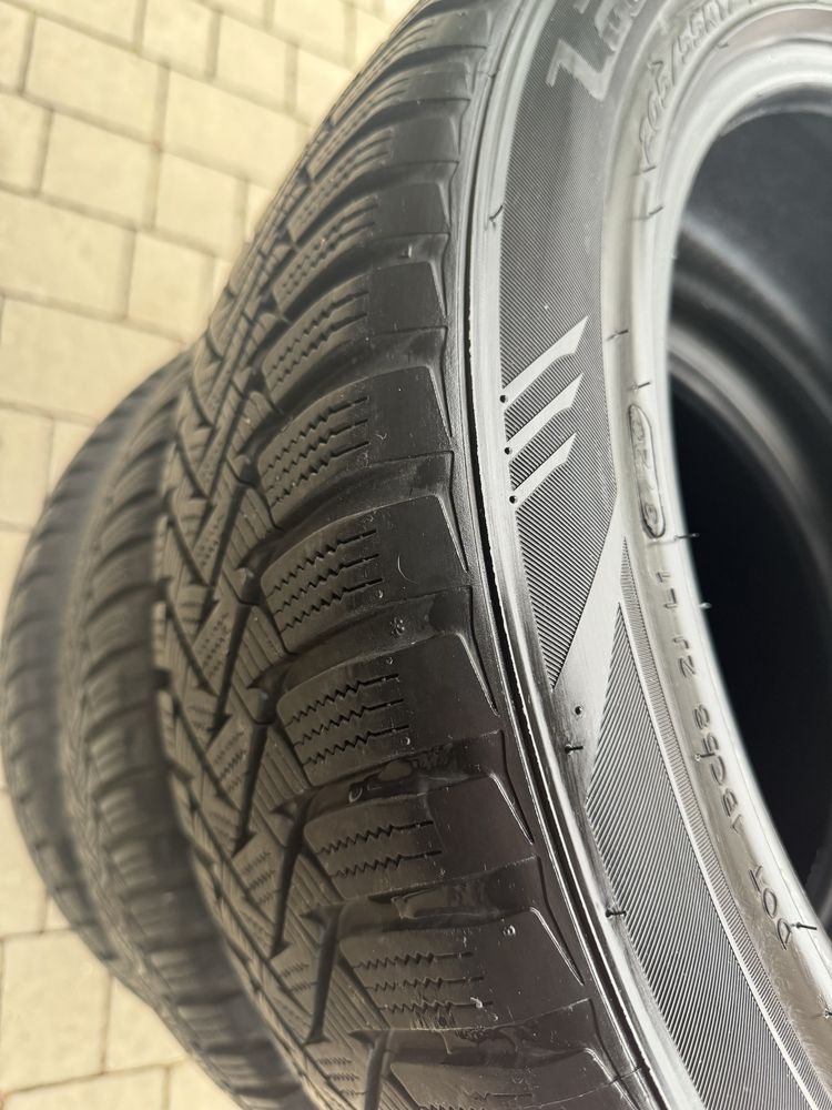 Opony zimowe Laufenn 205/55R17