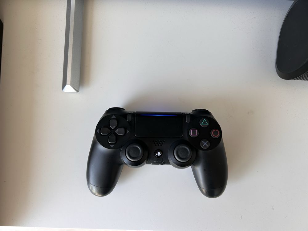 Konsola PS4 Pro 1TB + Pad DualShock4 V2