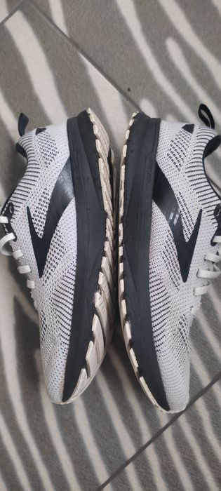 Кроссовки Brooks 41