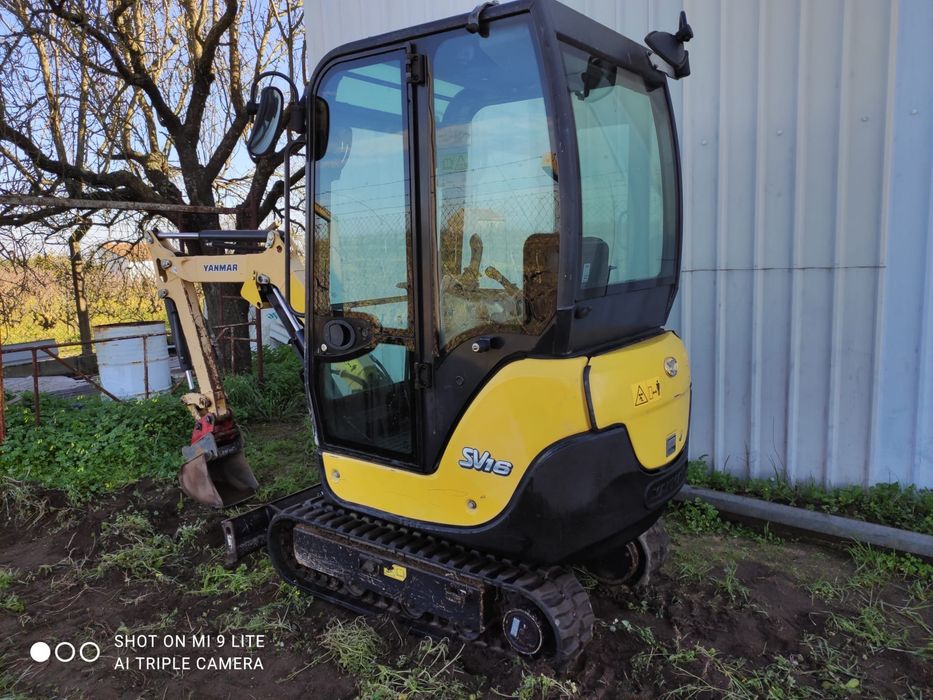 Aluga Giratoria Bobcat Escavadora