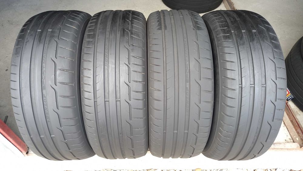 235/55/17 Dunlop sport maxx