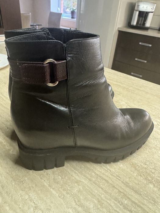 Якісні , шкіряні черевики 38 розмір